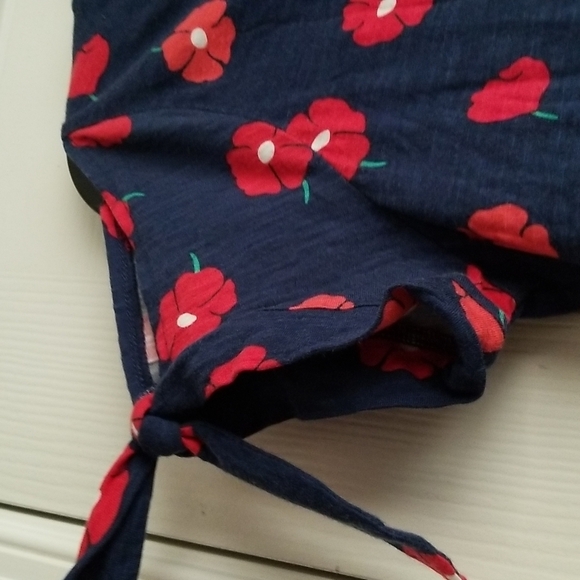 St. John's Bay Women's Floral Cold Shoulder Top - Picture 4 of 9